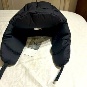 Lululemon wunder puff trapper hat